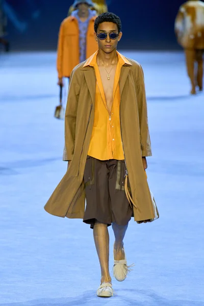 Look 38